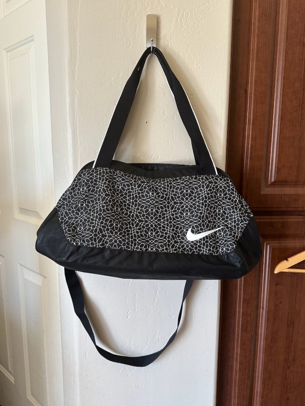 Nike Legend Club Duffle Bag – Black & White Geometric Print